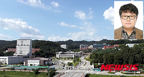  【충주=뉴시스】강신욱 기자 = 국립 한국교통대 화공생물공학과 박성영(작은 사진) 교수가 한국공화학회가 주관한 '2회 LG 젊은 공업화학인상'에 선정됐다. 2016.04.25. (사진=한국교통대 제공)&nbsp;&nbsp; photo@newsis.com