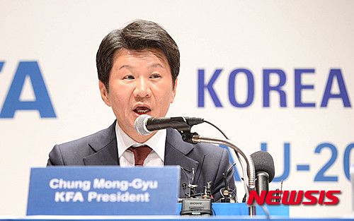 【서울=뉴시스】박문호 기자 = 2016 브라질 리우데자이네루 올림픽 개막 D-100일을 맞아 정몽규 2016 리우올림픽 선수단장이 27일 오후 서울 강남구 영동대로 현대아이파크타워에서 열린 기자회견에서 인사말을 하고 있다. 2016.04.27.&nbsp; go2@newsis.co