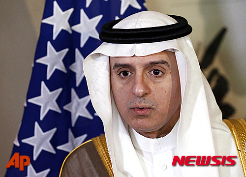 【제네바=AP/뉴시스】아델 알주바이르 사우디아라비아 외무장관이 2일(현지시간) 스위스 제네바에서 존 케리 미국 국무장관과 시리아 사태에 대해 논의하던 중 취재기자들을 향해 말하고 있다. 2016.05.02 