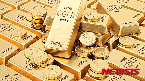  【서울=뉴시스】CNN머니는 2일(현지시간) 국제금값이 이날 온스 당 1300달러를 돌파했다고 보도했다. 2015년 1월 이후 15개월 만의 최고치다. 올 들어 22%나 뛰었다. <출처: CNN머니> 2016.05.02 