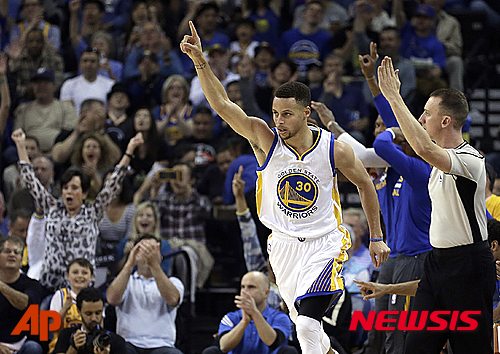  미국프로농구(NBA) 2년 연속 MVP 수상이 유력시 되는 골든스테이트 워리어스의 간판스타 스테픈 커리. 2016.05.10.(AP=뉴시스)