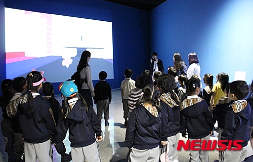 양평군립미술관의 체험프로그램 스케이트보드타기.