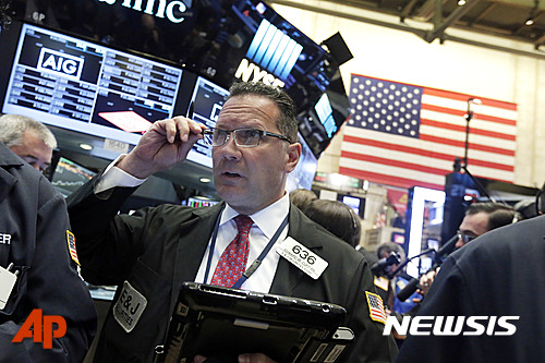 뉴욕증시, 트럼프 정책· 바르셀로나 테러 우려에 일제히 하락 