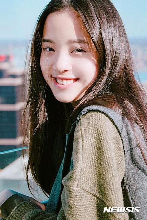 【서울=뉴시스】오우양나나, 대만 첼리스트(사진=유니버설뮤직)