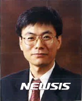 【서울=뉴시스】정석우 고려대학교 교수(제공=한국회계기준원)