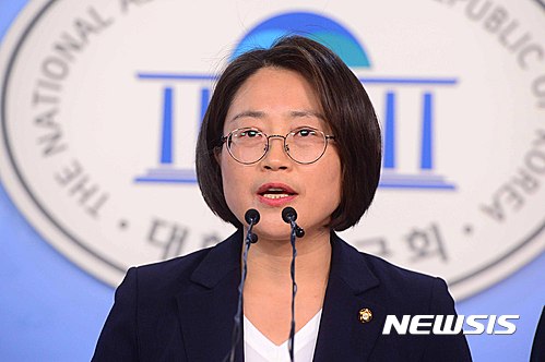 【서울=뉴시스】전신 기자 = 정의당 추혜선 대변인. 2016.06.29 photo1006@newsis.com