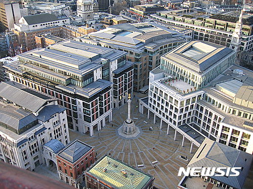  【서울=뉴시스】 영국 런던증권거래소(LSE)가 브렉시트(영국의 유럽연합 탈퇴)에도 중국 정부, 민간 기업의 국제 자금 조달창구로서의 역할을 유지해나갈 것이라고 공언했다. 