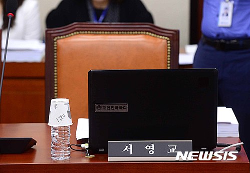 【서울=뉴시스】전신 기자 = 7일 서울 여의도 국회에서 열린 국방위원회 전체회의에서 더불어민주당 서영교 의원 자리가 비어 있다. 2016.07.07 photo1006@newsis.com