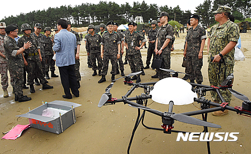 【서울=뉴시스】 드론 군수물품 수송 시연 장면. (뉴시스DB)