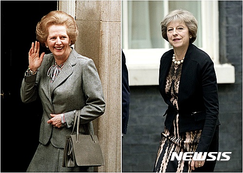 【런던=AP/뉴시스】영국의 최초 여성 총리인 마거릿 대처 전 영국 총리(왼쪽)과 오는 13일(현지시간) 데이비드 캐머런 총리의 후임으로 정식 취임하는 테레사 메이 총리 내정자. 메이 장관은 '철의 여인'이라고 불렸던 대처 전 총리처럼 강한 이미지를 가지고 있다는 평가를 받고 있다. 2016.07.12 