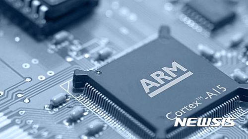 【서울=뉴시스】일본 소프트뱅크가 영국에 본사를 둔 세계적인 반도체 개발회사 ARM 홀딩스를 240억 파운드(약 36조1654억원)에 인수하기로 합의했다고 18일 발표했다. 이는 일본 기업의 해외 기업 인수 사상 최대 규모이다. <사진 출처 : 英 BBC> 2016.7.18