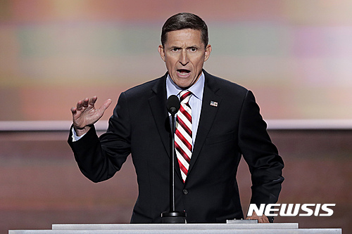 【클리블랜드=AP/뉴시스】퇴역 장군인 마이클 플린 전 국방정보국(DIA) 국장이 지난 7월18일 클리블랜드에서 열린공화당 전당대회에서 연설하고 있다. 플린이 차기 행정부 백악관 국가안보 보좌관으로 지명될 것으로 보인다고 NBC방송이 보도했다. 2016.11.17