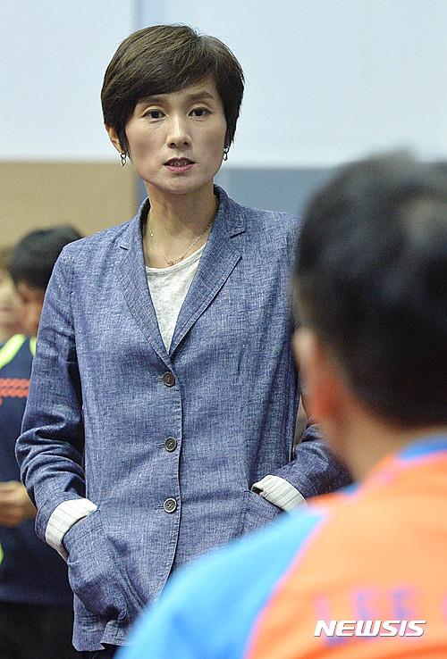 원조 단일팀 주역 현정화 감독 "이제는 이분희 만날 수 있겠구나" 