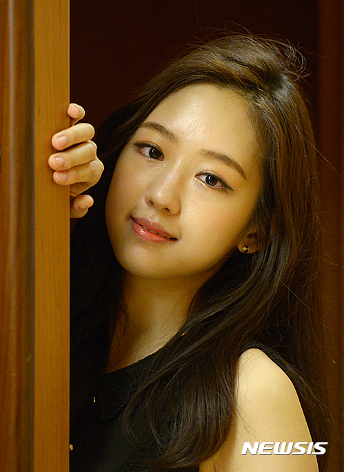 【서울=뉴시스】조수정 기자 = 하프계의 스타 하피스트 황세희가 19일 오후 서울 종로구 금호아트홀에서 뉴시스와 인터뷰 하고 있다. 2016.07.19. chocrystal@newsis.com