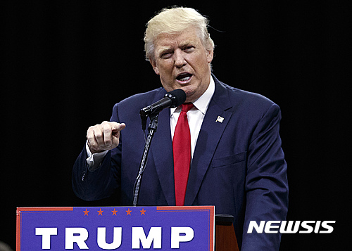 【 콜럼버스=AP/뉴시스】미국 공화당 대선 후보 도널드 트럼프가 1일(현지시간) 오하이오주 콜럼버스에서 선거 유세를 하고 있다. 2016.8.2. 