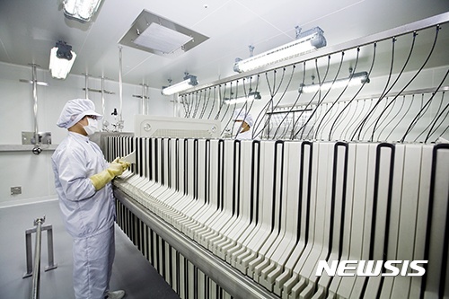 【청주=뉴시스】인진연 기자 = 충북 청주시 오창과학산업단지 내 녹십자 오창공장이 수출물량과 북미시장 진출을 앞두고 국내 혈액제제 생산시설을 2배로 증설했다. 2016.08.03 (사진=녹십자 제공)&nbsp; photo@newsis.com 