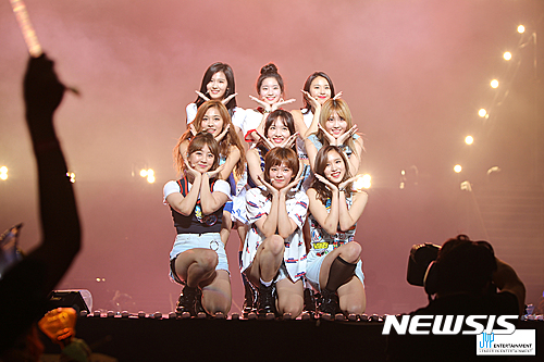 [리뷰] "저 계속 껴서 해도 괜찮죠?"…박진영 자아실현의 현장, '2016 JYP NATION'