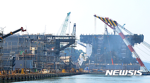 [1보]4월 산업생산 1.5%↑…17개월 만에 최대폭 증가