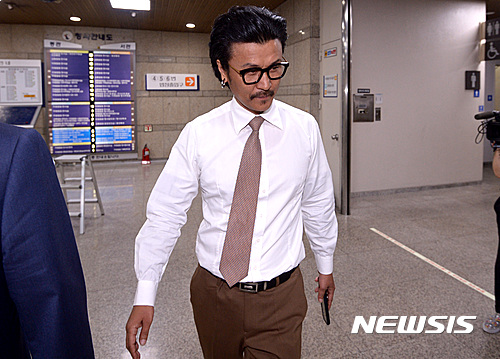 가수 이주노, 억대 사기·성추행 혐의 징역 1년6개월