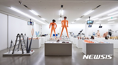 정금형 '개인소장품' 전시장 전경