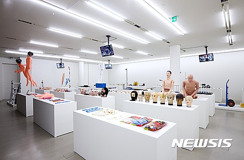 정금형 '개인소장품' 전시장 전경