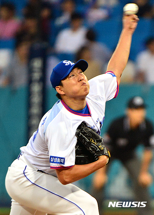 【대구=뉴시스】김동민 기자 = 6일 오후 대구시 수성구 삼성라이온즈파크에서 열린 ‘2016 타이어뱅크 KBO 리그’ 삼성 라이온즈와 kt 위즈의 경기, 1회초 삼성 선발 차우찬이 역투하고 있다. 2016.09.06.life@newsis.com