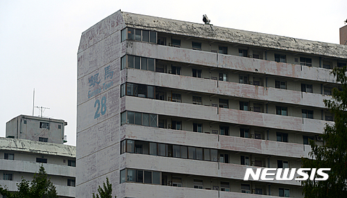 【서울=뉴시스】조수정 기자 = 6일 서울 강남구 대치동 은마아파트의 모습. 이 아파트는 오는 9일 재건축 설계 업체 선정 주민총회를 개최한다. 2016.09.06. chocrystal@newsis.com