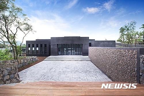 【제주=뉴시스】제주도립 김창열미술관.&nbsp; (사진= 제주도청 제공). photo@newsis.com