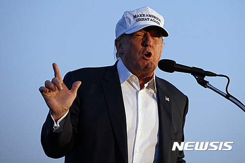 【콜로라도스프링스=AP/뉴시스】미국 공화당 대선 후보 도널드 트럼프가 17일(현지시간) 콜로라도주 콜로라도 스프링스에서 선거 유세를 하고 있다. 2016.9.18.