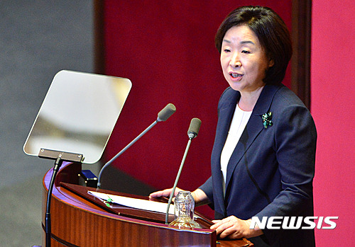 【서울=뉴시스】배훈식 기자 = 지난 2016년 9월20일 서울 여의도 국회 본회의장에서 비교섭단체 대표연설을 한 심상정 정의당 대표. 2016.09.20. dahora83@newsis.com