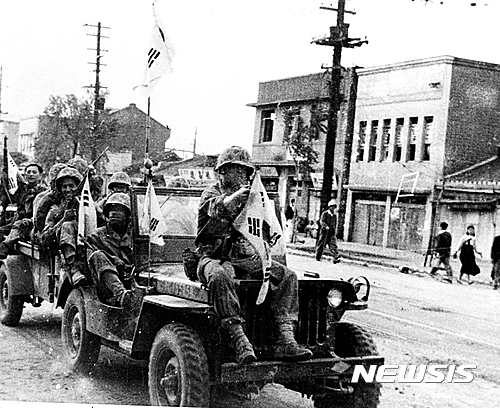 [서울=뉴시스]사진은 1966년 9.28 서울수복 재현 모습. 2016.09.21. (사진=국가기록원 제공) photo@newsis.com