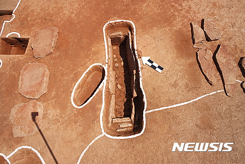 【함평=뉴시스】석관묘 발굴조사 현장