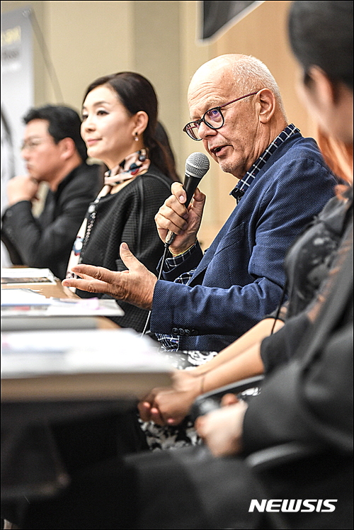 【서울=뉴시스】헤닝 브록하우스, 오페라 '라트라비아타 - 더뉴웨이' 연출(사진=세종문화회관)