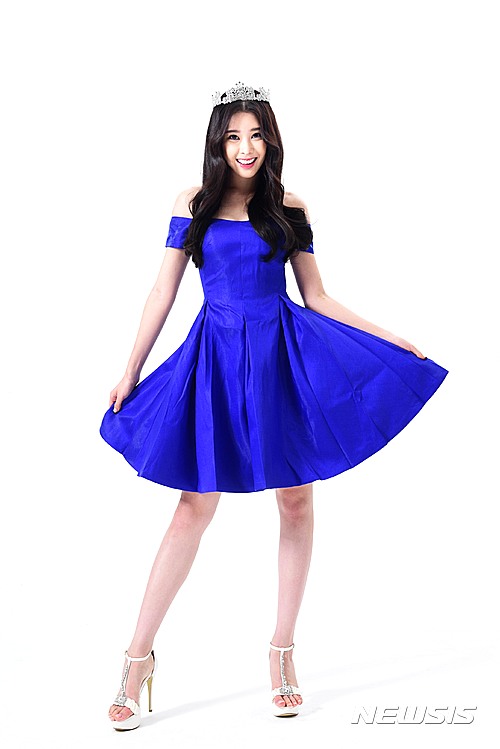 【서울=뉴시스】신동립 기자 = 2015 미스월드코리아 1st 러너업 김제니(23·173㎝)가 내년 1월 필리핀에서 열리는 제65회 미스유니버스 선발대회에 참가한다.&nbsp; reap@newsis.com 