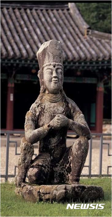 【서울=뉴시스】평창 월정사 석조보살좌상