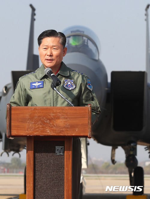 【서울=뉴시스】 공군작전사령관 시절의 원인철 공군참모총장 내정자. (뉴시스DB)