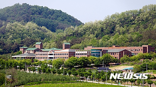  【제천=뉴시스】강신욱 기자 = 충북 제천시 강제동 '한국폴리텍 다솜학교'가 '한국폴리텍 다솜고등학교'로 교명을 변경했다. 사진은 한국폴리텍 다솜고등학교 전경. 2016.11.15. (사진=한국폴리텍 다솜고등학교 제공)&nbsp;&nbsp; photo@newsis.com&nbsp; 