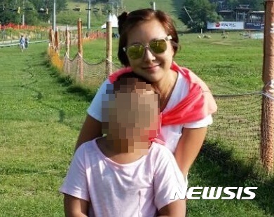 【서울=뉴시스】 최순실(60·여·개명 후 최서원)씨의 조카 장시호(37·여·개명 전 장유진)씨가 자신의 사회관계망서비스(SNS)에 올린 사진. 사진 속 어린아이는 장씨의 아들(9)이다.