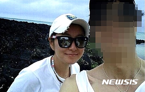 【서울=뉴시스】최순실(60·구속기소)씨 조카 장시호(37·구속)씨가 자신의 사회관계망서비스(SNS)에 올린 사진. 장씨는 유명 연예인과 찍은 사진을 자주 올리며 자신의 연예계 인맥을 과시했다. 장씨는 약 3주 전 자신의 SNS 계정을 폐쇄했다. 2016.11.23.