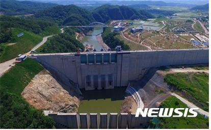 [연천=뉴시스] = 2016년 가동을 시작한 한탄강댐 ( 사진=국토교통부 제공) photo@newsis.com