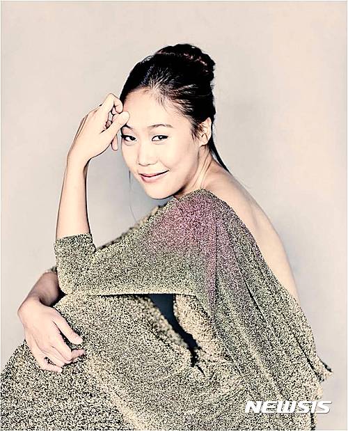 【서울=뉴시스】피아니스트 손열음이 문재원·박종해·손일훈 등 후배 음악가 3명과 함께 12월10일 오후 5시 부산 복합문화공간 F1963에서 '클래식, 시간을 열다'를 펼친다. 수익금은 전액은 아프리카 국가의 문화예술 지원 사업에 쓴다.(사진=예스엠아트)