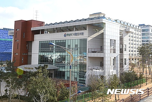  하남시립도서관.