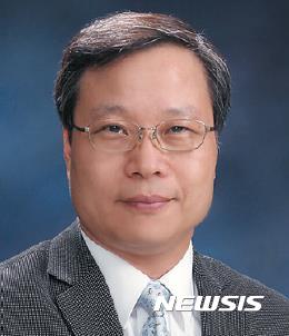 [서울=뉴시스] 윤의준 서울대 연구처장. 