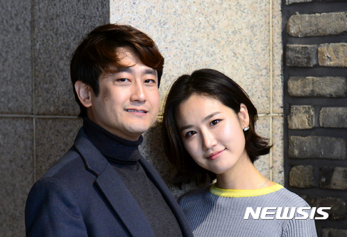 【서울=뉴시스】권현구 기자 = 국립오페라단 '로미오와 줄리엣'의 소프라노 박혜상과 테너 김동원이 5일 오후 서울 서초구 예술의전당에서 뉴시스와 인터뷰 전 포즈를 취하고 있다. 2016.12.06. stoweon@newsis.com