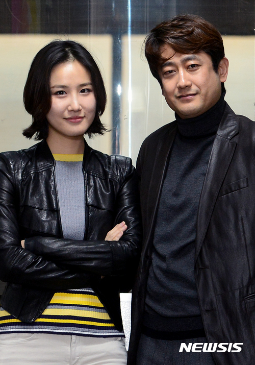 【서울=뉴시스】권현구 기자 = 국립오페라단 '로미오와 줄리엣'의 소프라노 박혜상과 테너 김동원이 5일 오후 서울 서초구 예술의전당에서 뉴시스와 인터뷰 전 포즈를 취하고 있다. 2016.12.06. stoweon@newsis.com