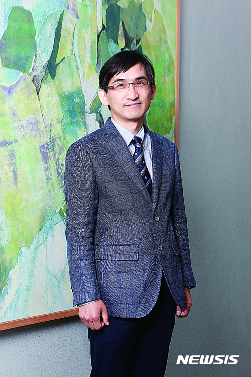 associate_pic