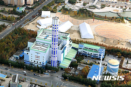 【광주=뉴시스】송창헌 기자 = 광주지역 생활쓰레기를 소각해온 상무소각장이 올 연말을 끝으로 폐쇄된다고 광주시가 27일 밝혔다. 2001년 가동 이후 15년 만이다. 2016.12.27 (사진=광주시 제공)&nbsp; photo@newsis.com