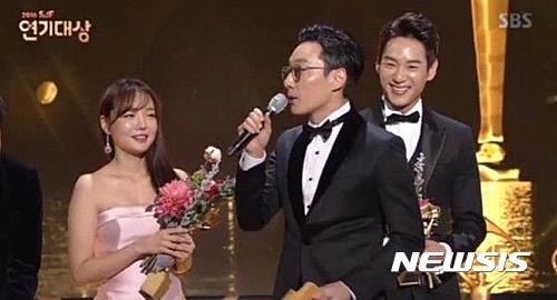 【서울=뉴시스】이휘재, '2016 SBS 연기대상' 캡처 