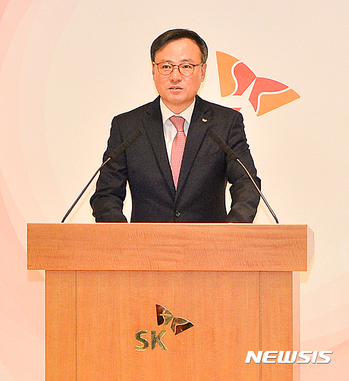 【서울=뉴시스】장동현 SK C&C 신임 사장이 2일 판교 사옥에서 열린 신년사에서 글로벌 진출과 지속적인 신사업 발굴을 강조했다.(사진/SK C&C)