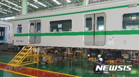 【서울=뉴시스】2호선 신규 전동차 외부.&nbsp;&nbsp;&nbsp; (사진 = 최판술 의원실 제공)&nbsp;&nbsp; photo@newsis.com